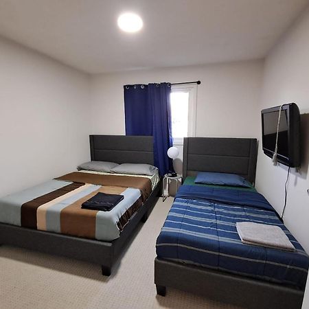 Square One Mississauga Suite- Attached Bathroom, Walking Transit & Plaza Экстерьер фото